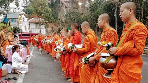  The Ogre of Doi Suthep: A Tale of Fearless Monks and Delicious Pomegranates?